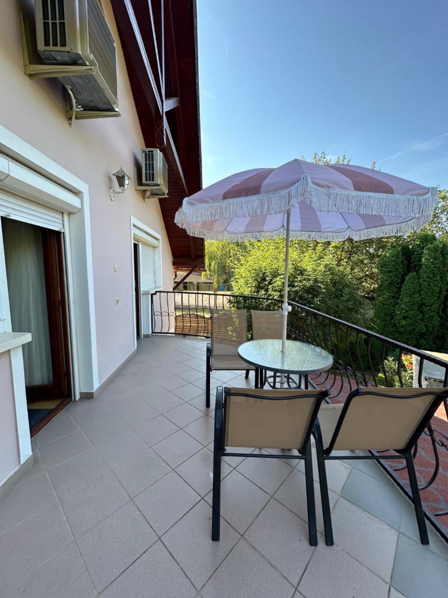 Do-Ti Apartmanhaz Балатонлелле Экстерьер фото